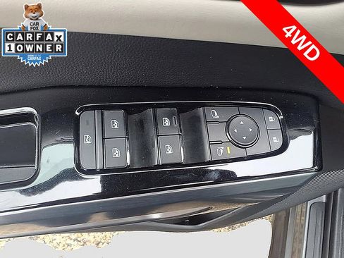 Used 2023 Nissan Pathfinder SL AWD/4WD image 25