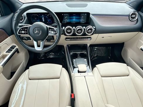 Used 2021 Mercedes-Benz GLA 250 w/ Premium Package image 15