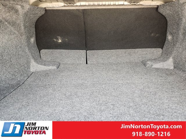 Used 2026 Toyota Corolla LE FWD image 31
