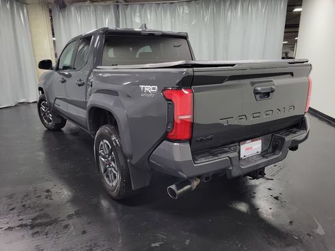 Used 2024 Toyota Tacoma TRD Sport AWD/4WD image 6
