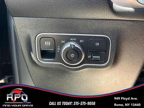 Used 2020 Mercedes-Benz GLB 250 4MATIC w/ AMG Line image 34