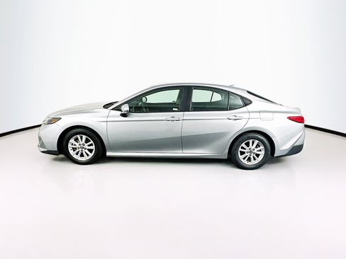 Used 2025 Toyota Camry LE FWD image 4