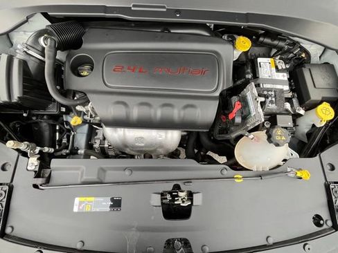 Used 2022 Jeep Compass Limited image 31