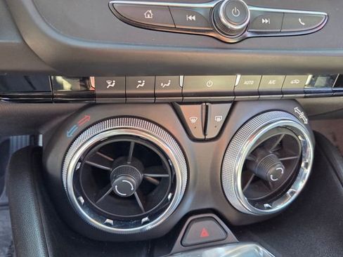 Used 2020 Chevrolet Camaro LT image 24