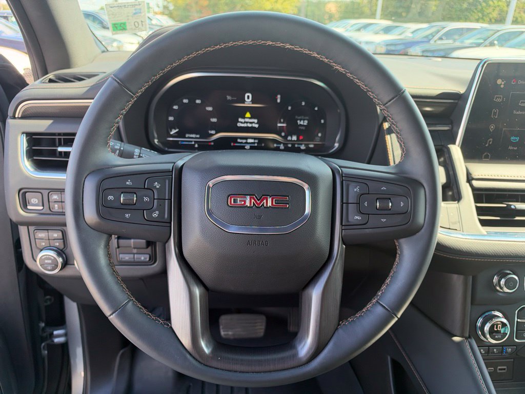 Used 2024 GMC Yukon AT4 w/ AT4 Premium Plus Package AWD/4WD image 17