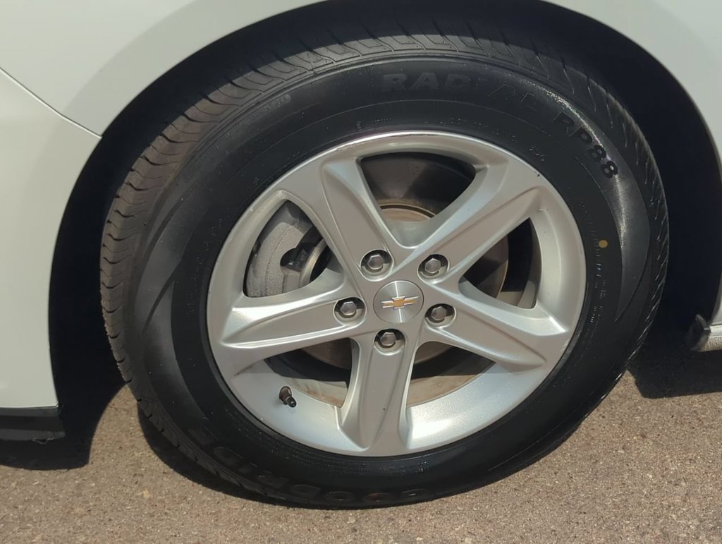 Used 2023 Chevrolet Malibu LT FWD image 32
