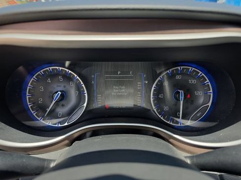 Used 2022 Chrysler Voyager LX FWD image 19