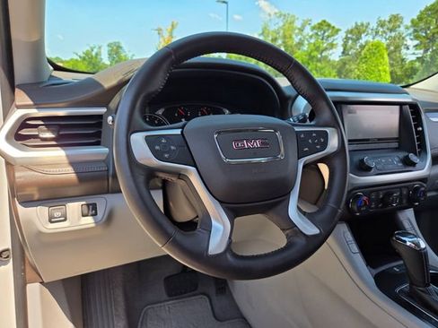 Used 2018 GMC Acadia SLT FWD image 10