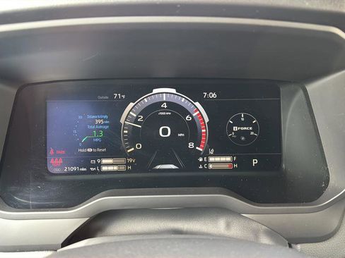 Used 2024 Toyota Tundra Limited image 21