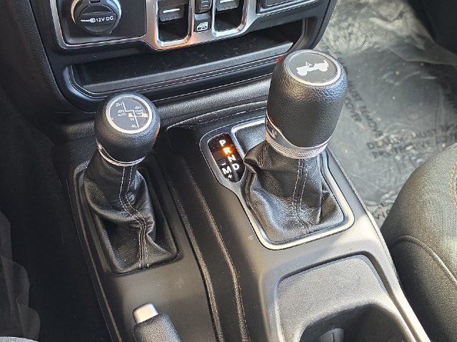 Used 2024 Jeep Wrangler Unlimited Sahara AWD/4WD image 15