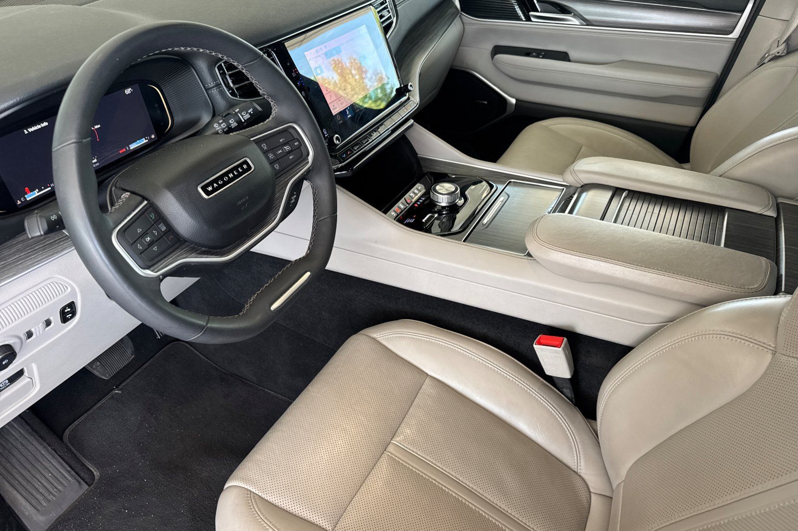Used 2024 Jeep Wagoneer Series II AWD/4WD image 10