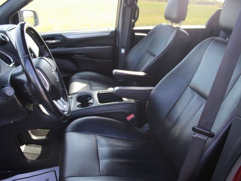 Used 2019 Dodge Grand Caravan GT image 9