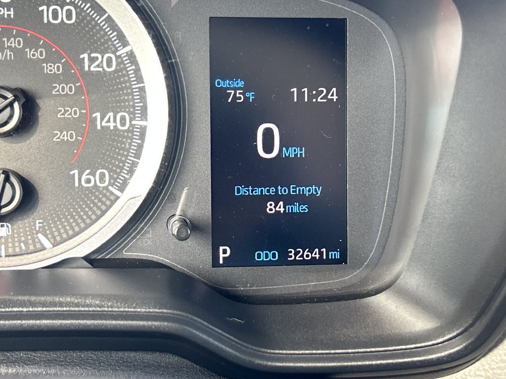 Certified 2022 Toyota Corolla Cross LE AWD/4WD image 19