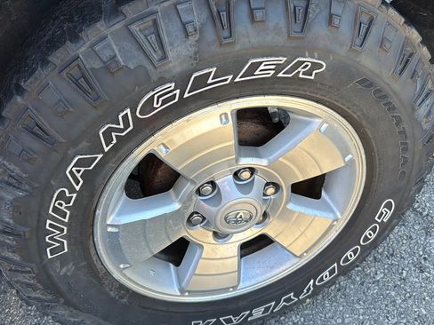 Used 2012 Toyota Tacoma 4x4 Double Cab image 9