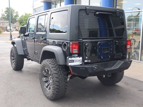 Used 2012 Jeep Wrangler Unlimited Rubicon w/ Connectivity Group AWD/4WD image 3
