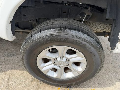 Used 2010 Toyota Tacoma PreRunner image 31