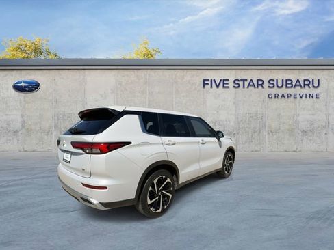 Used 2024 Mitsubishi Outlander SE image 8