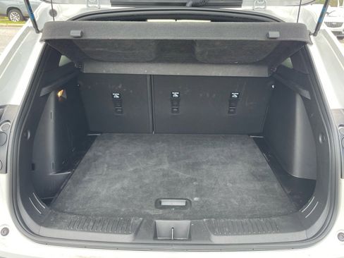 Used 2025 Chevrolet Trax RS w/ Driver Confidence Package image 20