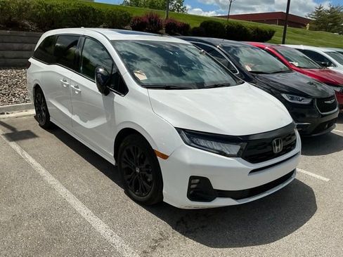 Used 2025 Honda Odyssey Sport-L image 4