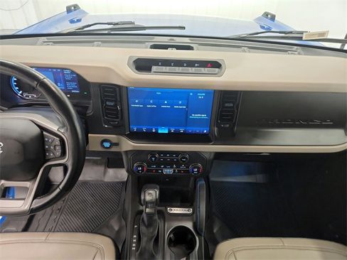Used 2023 Ford Bronco Wildtrak image 25