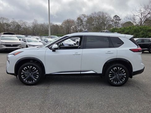 New 2026 Nissan Rogue Platinum AWD/4WD image 2