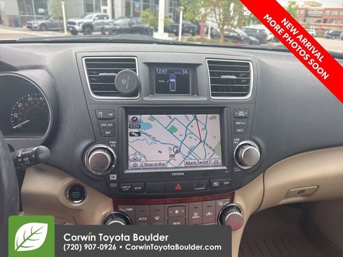 Used 2012 Toyota Highlander Limited w/ Tow Pkg AWD/4WD image 10