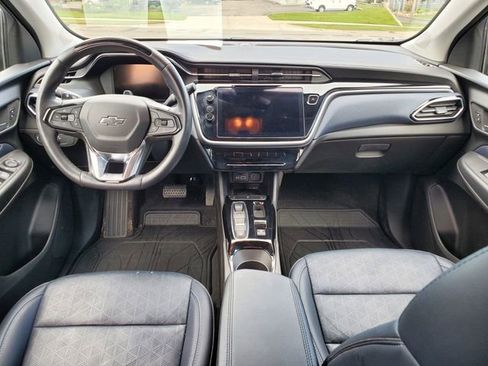 Used 2023 Chevrolet Bolt EUV Premier w/ Super Cruise Package FWD image 15