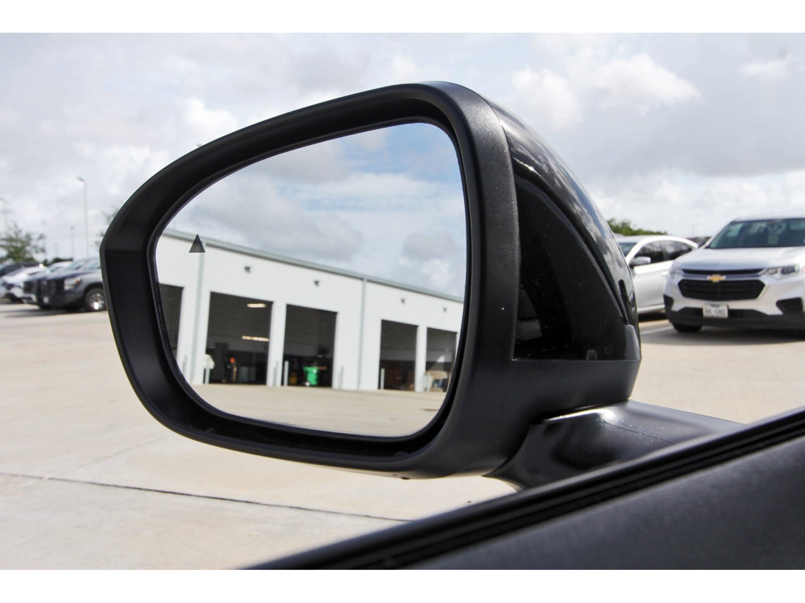 Certified 2025 Nissan Kicks SV FWD image 11