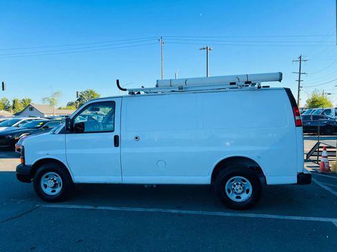 Used 2013 Chevrolet Express 2500 image 8