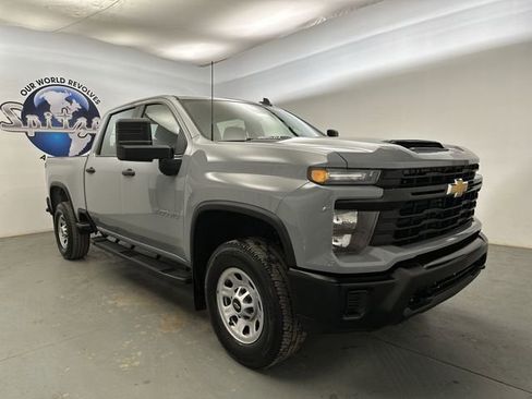 Used 2024 Chevrolet Silverado 3500 W/T image 12