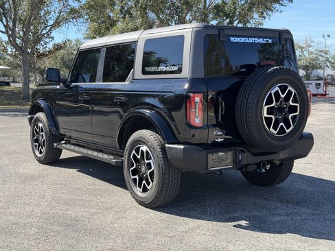 Used 2024 Ford Bronco Outer Banks image 3
