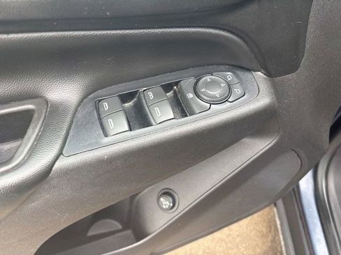 Used 2019 Chevrolet Equinox LT FWD image 14