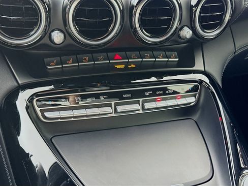 Used 2019 Mercedes-Benz AMG GT Roadster image 17