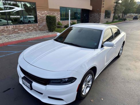 Used 2019 Dodge Charger SXT image 5