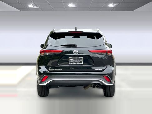 Used 2023 Toyota Highlander XSE AWD/4WD image 9