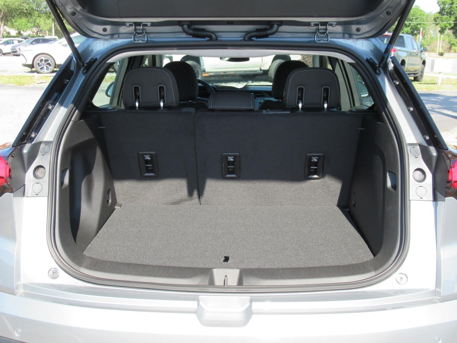 New 2027 Chevrolet Bolt LT w/ Comfort Package FWD image 29