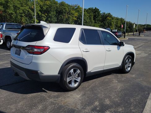 Used 2025 Honda Pilot EX-L image 5