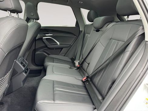 Certified 2025 Audi Q5 Premium w/ Convenience Package image 13