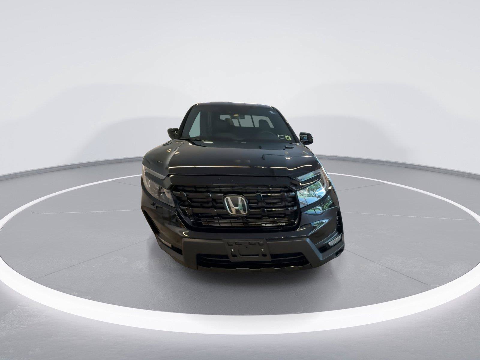 Used 2025 Honda Ridgeline Black Edition image 3