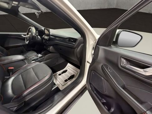 Used 2024 Ford Escape ST-Line Select image 19