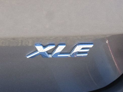 Used 2016 Toyota Sienna XLE w/ XLE Navigation Package FWD image 7