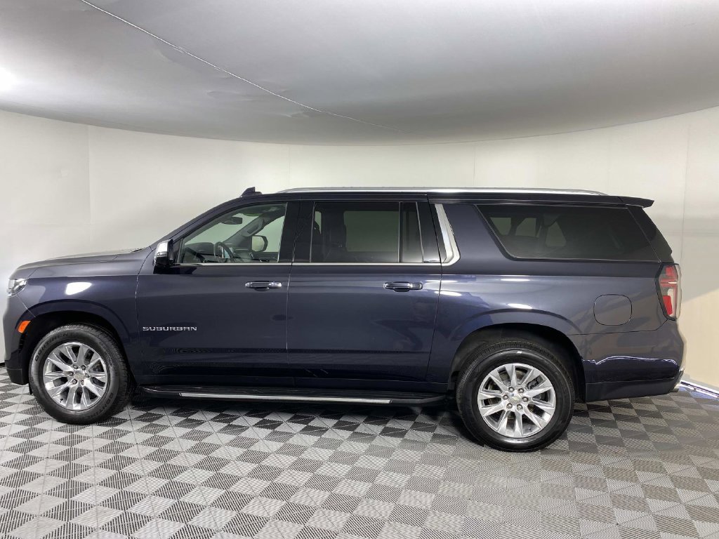 Used 2023 Chevrolet Suburban Premier AWD/4WD image 5