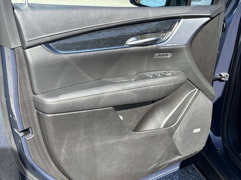 Certified 2025 Cadillac XT5 Premium Luxury image 18