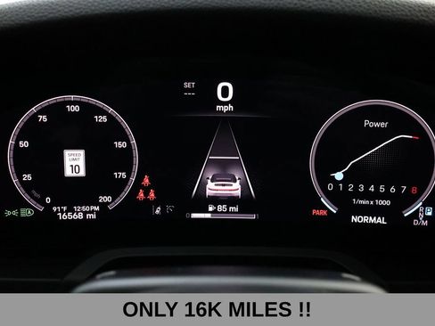 Used 2025 Porsche 911 Carrera RWD image 5