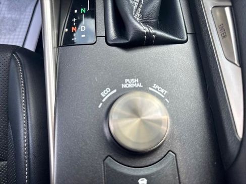 Used 2018 Lexus IS 300 F Sport w/ F Sport Package RWD image 10