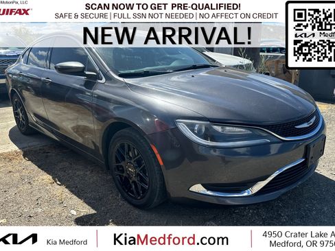 Used 2015 Chrysler 200 Limited w/ Convenience Group FWD image 1