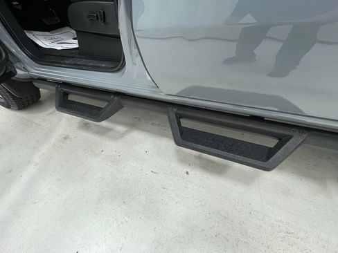 Used 2024 Nissan Frontier PRO-4X w/ Off-Road Protection Package AWD/4WD image 9