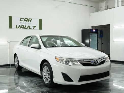 Used 2013 Toyota Camry LE FWD image 5