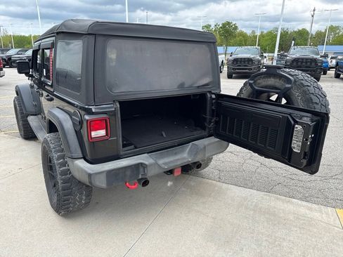 Used 2018 Jeep Wrangler Unlimited Sport AWD/4WD image 17