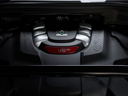 Used 2022 Alfa Romeo Stelvio Quadrifoglio w/ Active Assist Plus Package image 44